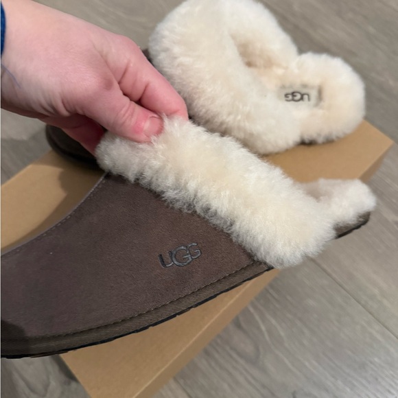 UGG scuffette slippers new without box - Picture 2 of 4